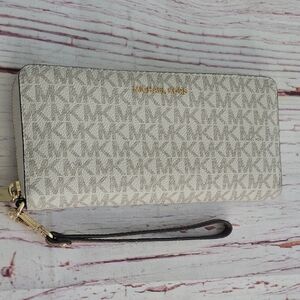 Michael Kors Women's Signature Zip-Around Wristlet Wallet in Cream